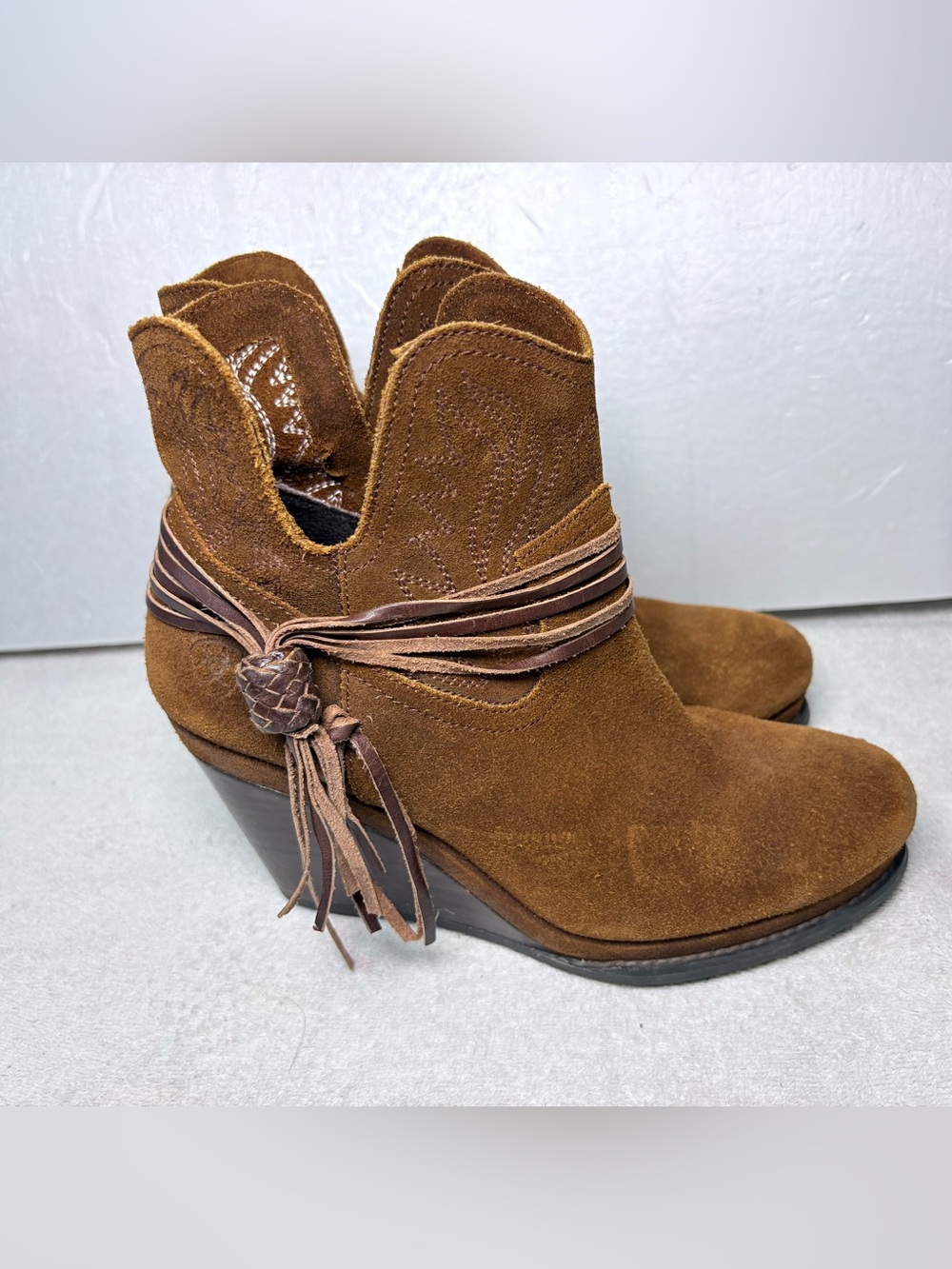 Ariat Suede Western Wedge Booties Sz 6 Brown